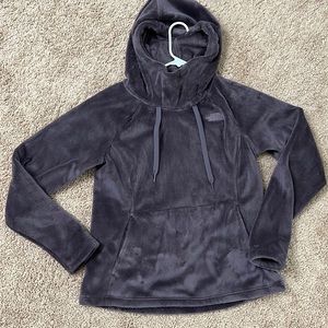 The north face fuzzy hoodie. Lightly worn. Size M